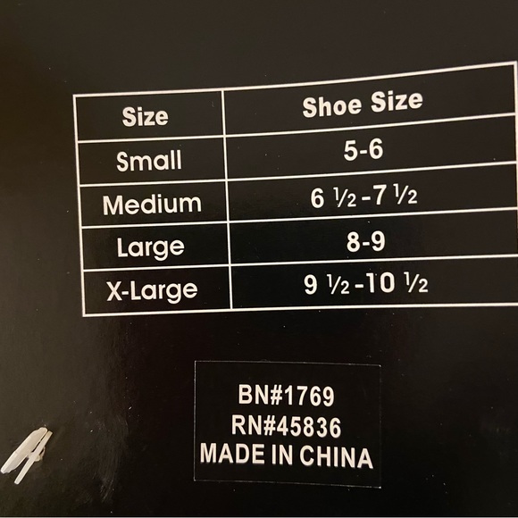 Lola Halloween Slippers Don’t Make Me Flip My Witch Switch XL - Picture 4 of 4